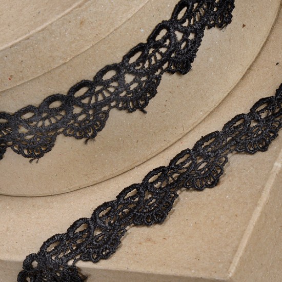 Club Green Scalloped Lace Ribbon Spool Black