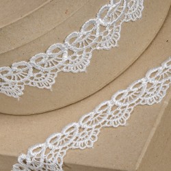 Scalloped Lace Ribbon Spool Ivory
