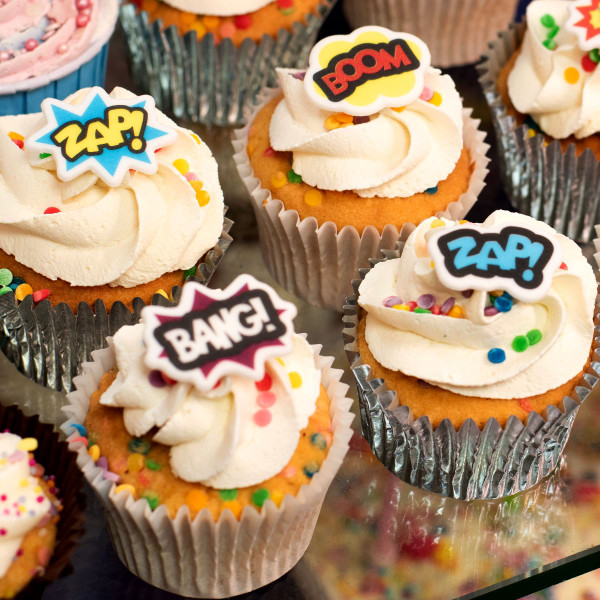 Culpitt Superhero Sugar Decorations x16 Culpitt Superhero Sugar Decorations x16