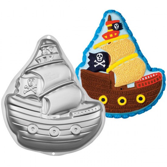 Wilton Pirate Ship Tin